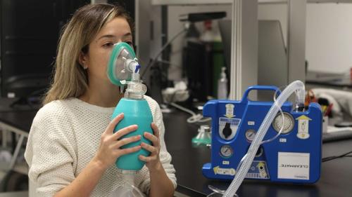 une machine a dessaouler aspire l alcool hors du corps des gens ivres abultey